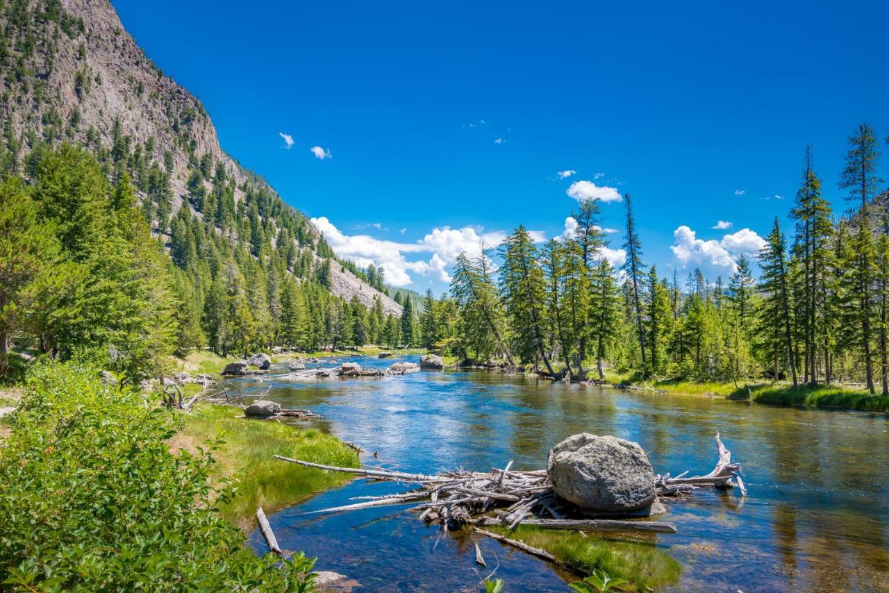 Under Canvas North Yellowstone - Paradise Valley Ливингстон Экстерьер фото