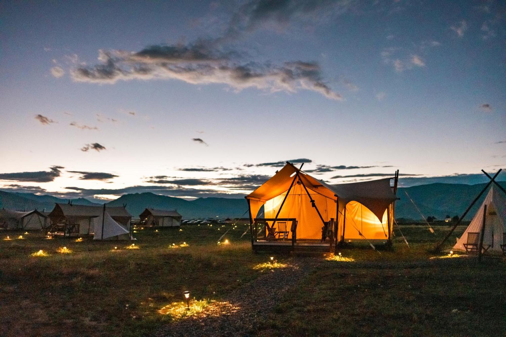 Under Canvas North Yellowstone - Paradise Valley Ливингстон Экстерьер фото